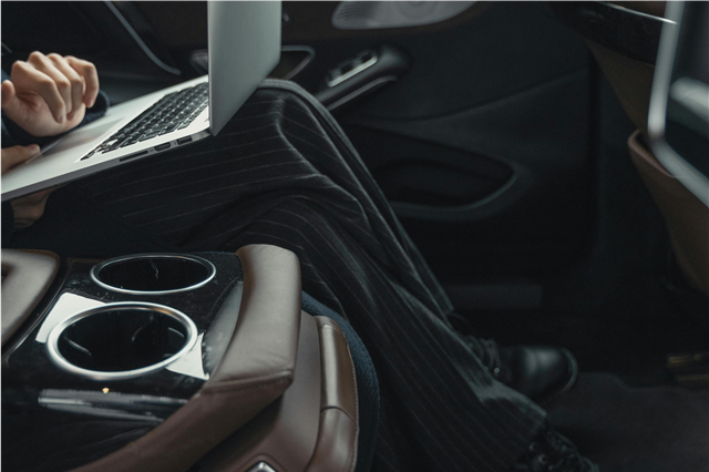 luxury-car-manufacturers-redefining-auto-design-in-2025